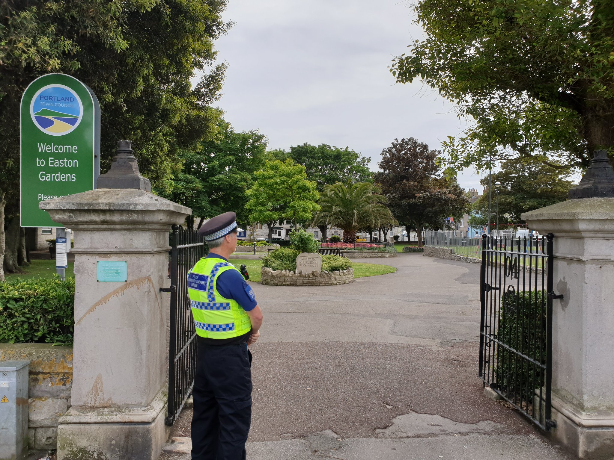 Police At Easton Gardens Copyright Weymouth And Portland Police